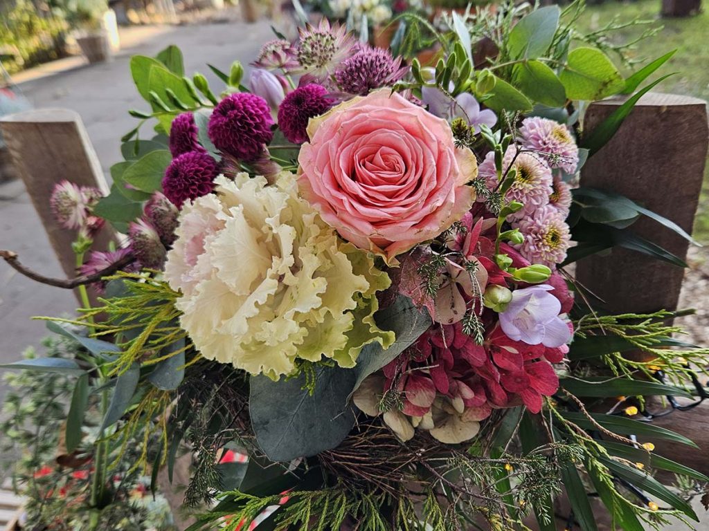 Kleiner Blumenstrauss zum Geburtstag mit Sommerblumen